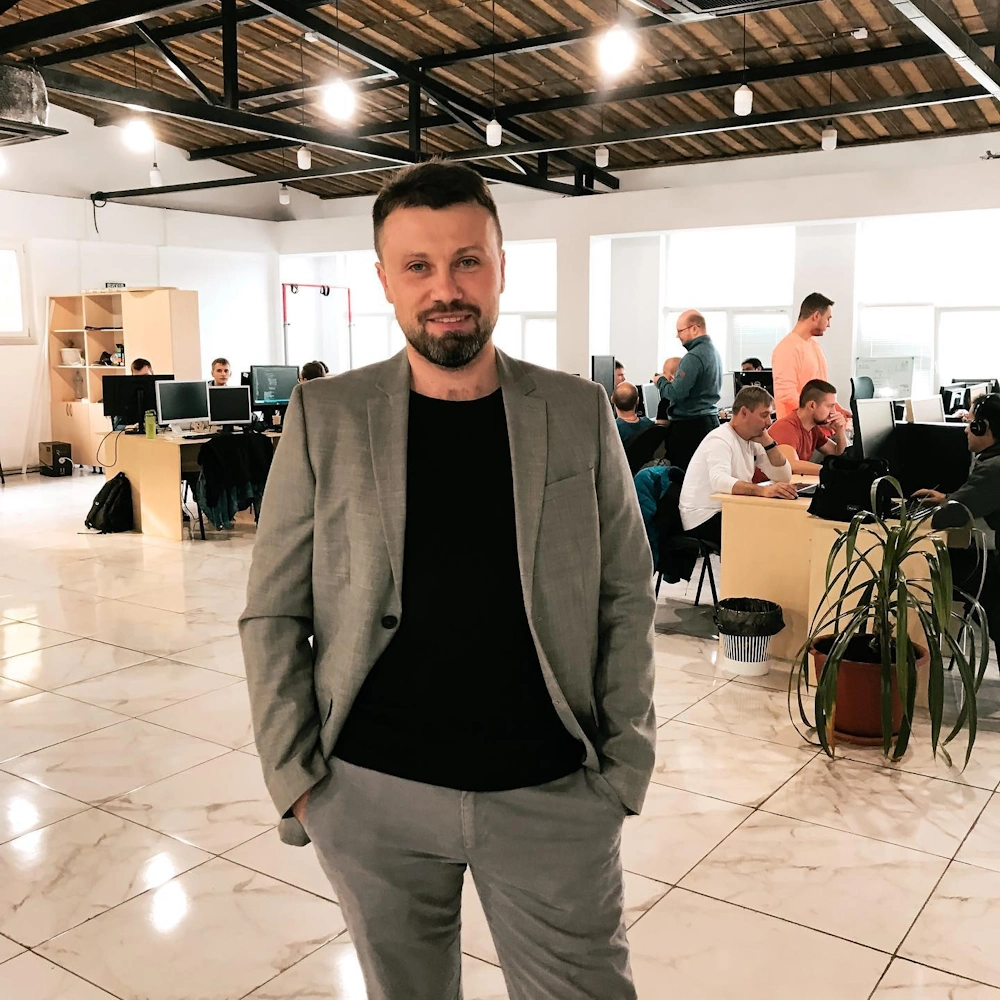 Олег Фролов